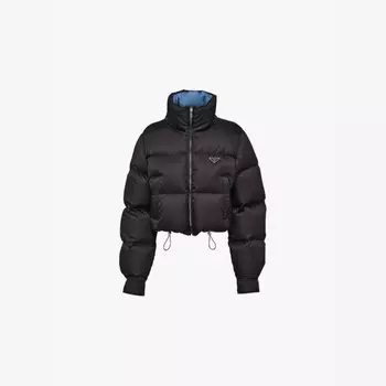 Укороченная куртка-пуховик из переработанного нейлона Prada, черный