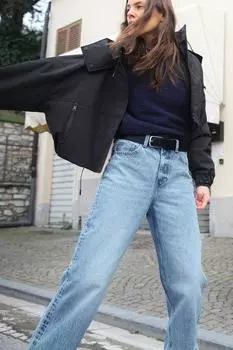 Укороченная куртка с капюшоном ZARA, черный