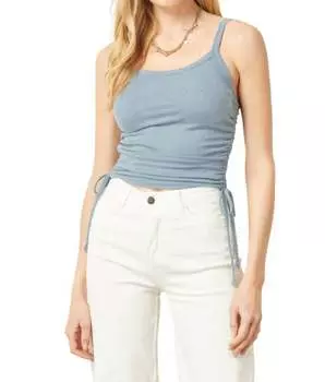 Укороченная майка-комбинезон синего цвета со сборками entro