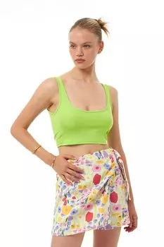 Укороченная майка с толстыми бретелями Неоново-зеленый цвет QUZU