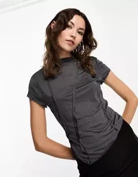 Укороченная темно-серая футболка с жатой текстурой ASOS