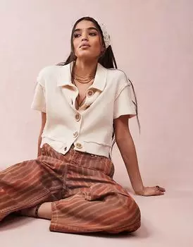 Укороченная вафельная рубашка на пуговицах ASOS DESIGN кремового цвета