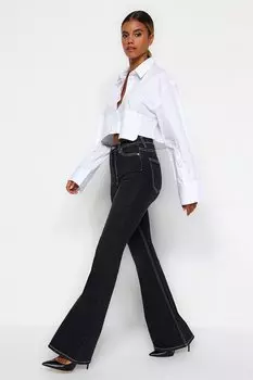 Укороченные джинсы с контрастной строчкой Trendyol, черный