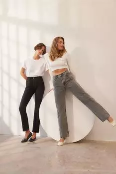 Укороченные джинсы с высокой талией Trendyol, черный