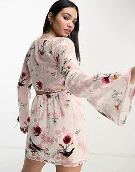 Укороченный бархатный топ с длинными рукавами и завязками Sisters Of The Tribe