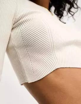 Укороченный джемпер Bershka с круглым вырезом песочного цвета