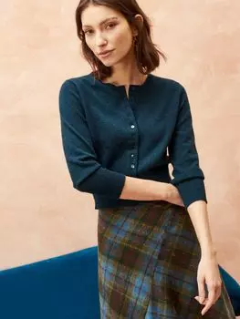 Укороченный кашемировый кардиган Brora, цвет ворона