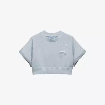 Укороченный топ из хлопкового джерси с фирменной аппликацией Prada, голубой