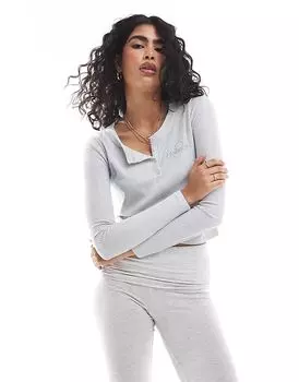 Укороченный топ на пуговицах с ребристым логотипом серого цвета Hollister