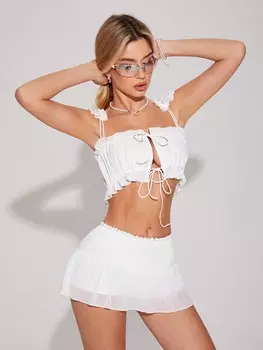Укороченный топ SHEIN ICON с оборками и двойными тонкими бретельками. юбка-зонтик с заниженной талией и комплект из двух предметов с прозрачными накладками, белый цвет