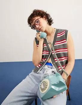 Укороченный вязаный жилет в полоску ASOS DESIGN