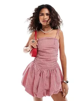Ультра мини-платье в красно-белую клетку с завязкой на плечах Amy Lynn Alexa