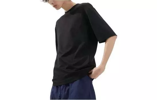 Uniqlo Футболка унисекс, черный