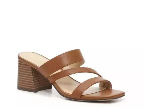 Unisa Miriam Sandal, Коньяк