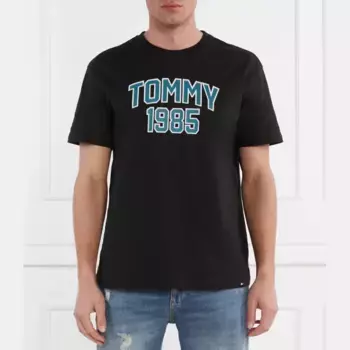 Университетская футболка стандартного кроя Tommy Hilfiger, черный