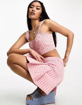 Urban Revivo – Майка короткого кроя с клетчатым узором, комбинированная модель красного цвета