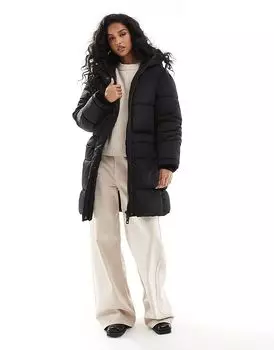 Утепленный удлиненный пуховик с капюшоном черного цвета Pull&Bear