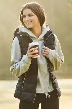 Утепленный жилет без рукавов Sosandar, черный