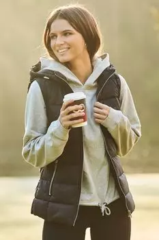 Утепленный жилет без рукавов Sosandar, черный