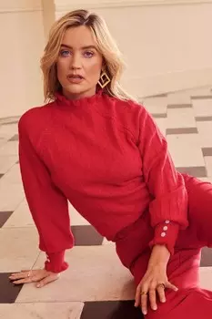 Уютный джемпер с длинными рукавами и оборками Love & Roses, красный