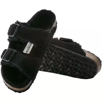 Узкие сандалии на подкладке из овчины «Аризона» женские Birkenstock, цвет Black/Black Suede