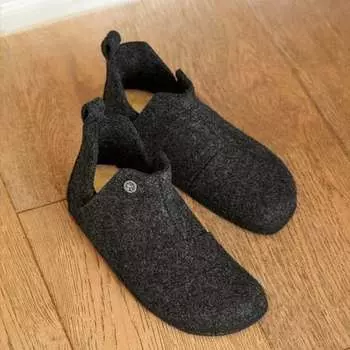 Узкие тапочки Andermatt из овчины - женские Birkenstock, цвет Wool/Shearling/Anthracite/Natural