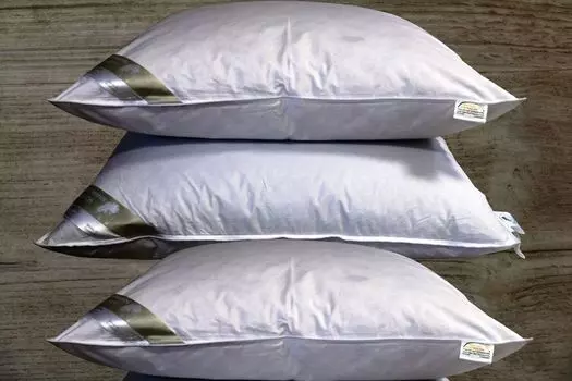 В наборе 3 роскошные 3-камерные подушки 80х80, пуховые подушки, приятные, мягкие и поддерживающие Betten Hofmann