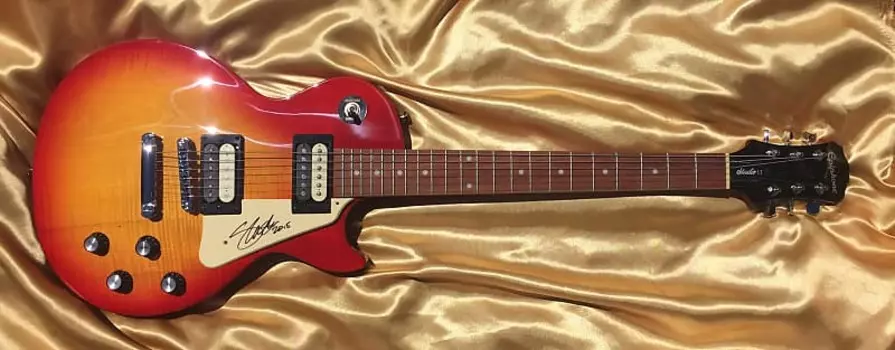 В продаже! Гитара Les Paul Epiphone с автографом Guns N Roses, подписанная Слэшем Epiphone Les Paul