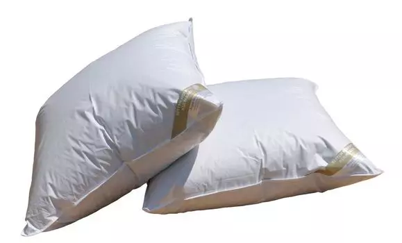 В упаковке 2 пуховые подушки 80 x 80 см. Пуховые подушки по 600 г. 100 % пух среднего размера Betten Hofmann