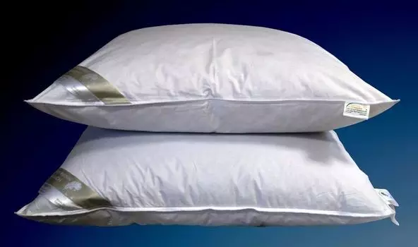 В упаковке 2 пуховые подушки. Подушки 80х80. 100% новый пух, 450 г, мягкий Betten Hofmann