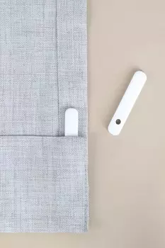 В упаковке 4 грузика для штор Hasta, белый