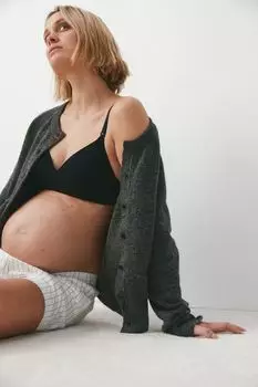 В упаковке Mama 2 хлопковых бюстгальтера для кормления с мягкими подкладками H&M, черный