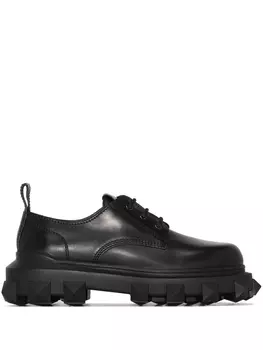 Valentino Garavani дерби Trackstud, черный