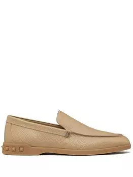 Valentino Garavani лоферы с заклепками, нейтральный цвет