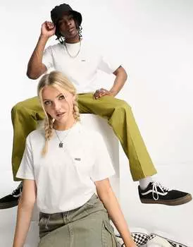 Vans – белая футболка с логотипом на левой груди