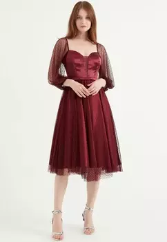 Вечернее платье из фатина Herita, бургундия