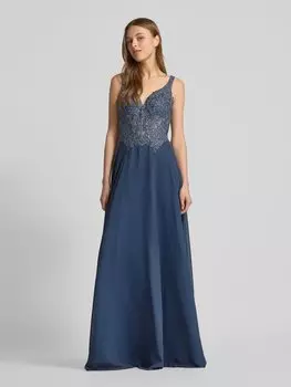 Вечернее платье с кружевной отделкой Luxuar