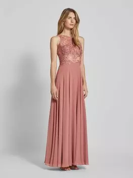 Вечернее платье с кружевной отделкой V.M.