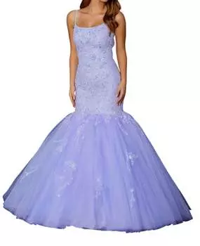 Вечернее платье силуэта «русалка» с вышивкой в виде совок в сиреневом цвете AMARRA