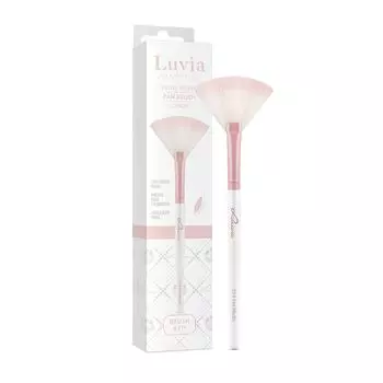 Веерная кисть для косметики Candy Brush для нанесения сияющих продуктов Luvia
