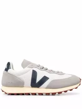 VEJA кроссовки с нашивкой-логотипом, серый