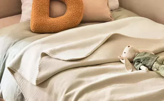 Вельветовое покрывало Zara Home, бежевый