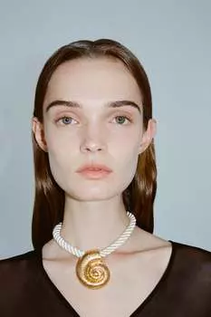 Веревочное ожерелье с домашним кулоном Zara, золотой