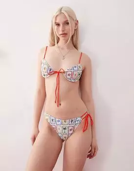 Верх бикини Reclaimed Vintage с узкими бретельками с принтом в виде праздничной открытки