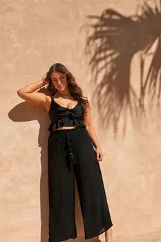 Верх бикини с узлом спереди и металлической окантовкой Yours, черный