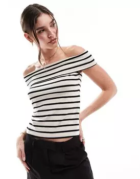 Vero Moda – Aware – трикотажный топ с открытыми плечами в черно-кремовую полоску