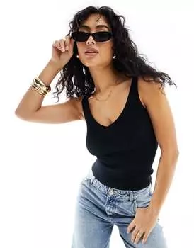 Vero Moda - Черная майка в рубчик с V-образным вырезом