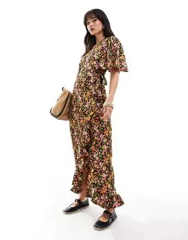 Vero Moda — длинное платье с запахом и цветочным принтом на темной основе