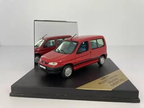 Vitesse Sunstar Peugeot Partner Weekend 1997 Красный 1:43 98049
