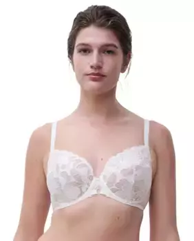 Вместительный бюстгальтер на косточках с цветочным кружевом линии Fleurs Signature Chantelle, цвет Crudo